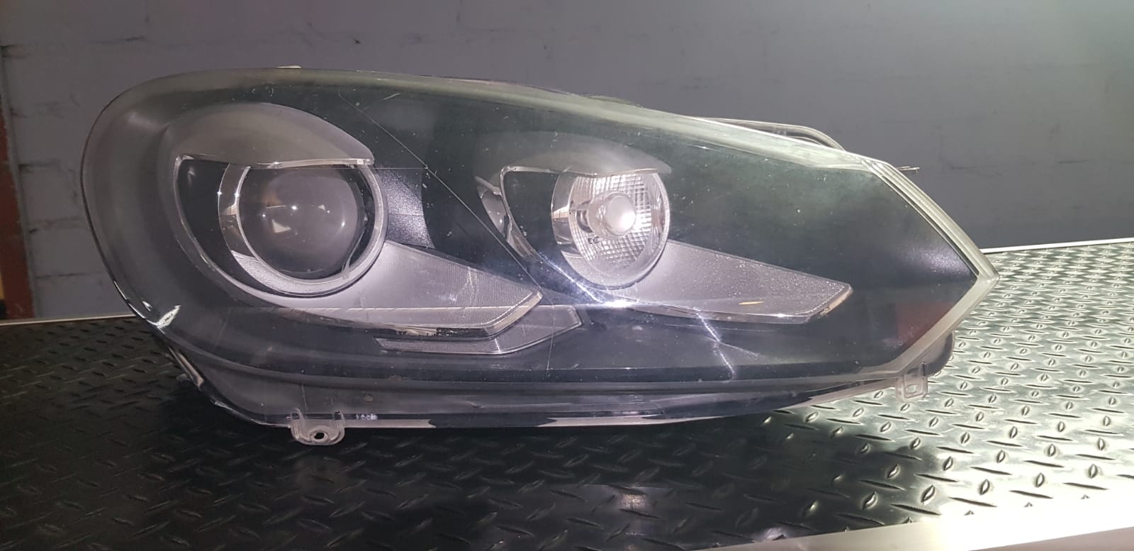 VW Golf 6 2008 - Bi Xenon Right Side Headlight | I Auto Spares