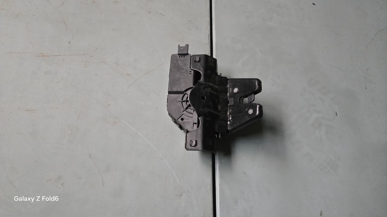 Boot Lock - BMW 1 series, E81, E58, E88, . E series, E92,  Series E60,  6 Series, E64 Z4 | I Auto Spares