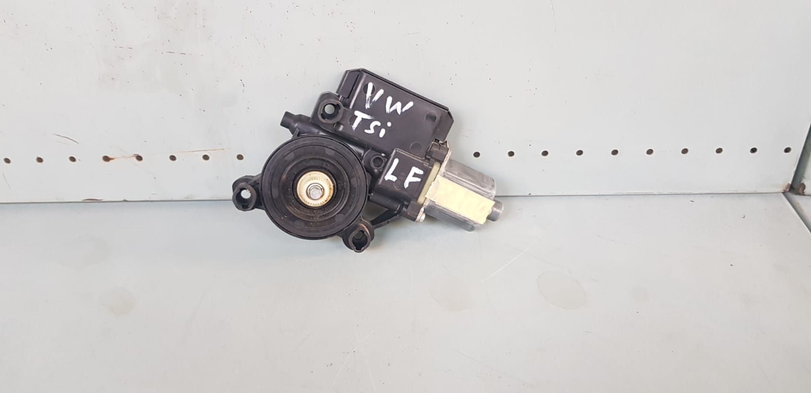 VW Polo Tsi, Vivo, Tranporter - Left  Front Window Regulator Motor - I Auto Spares