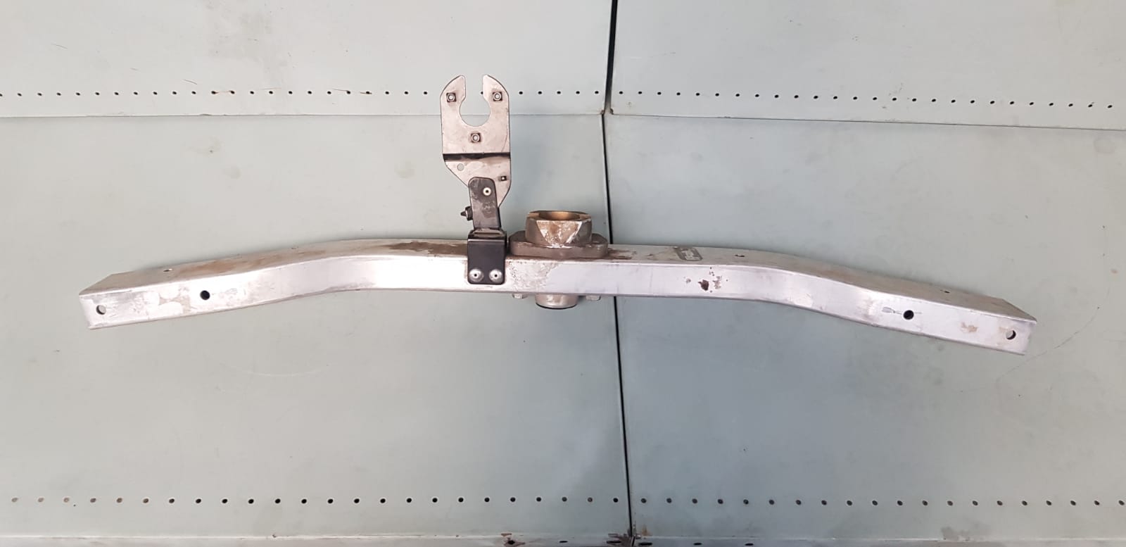 BMW 5 Series, E60, E61, 3 series E46  - Tow Bar (Towing Hinge) | I Auto Spares
