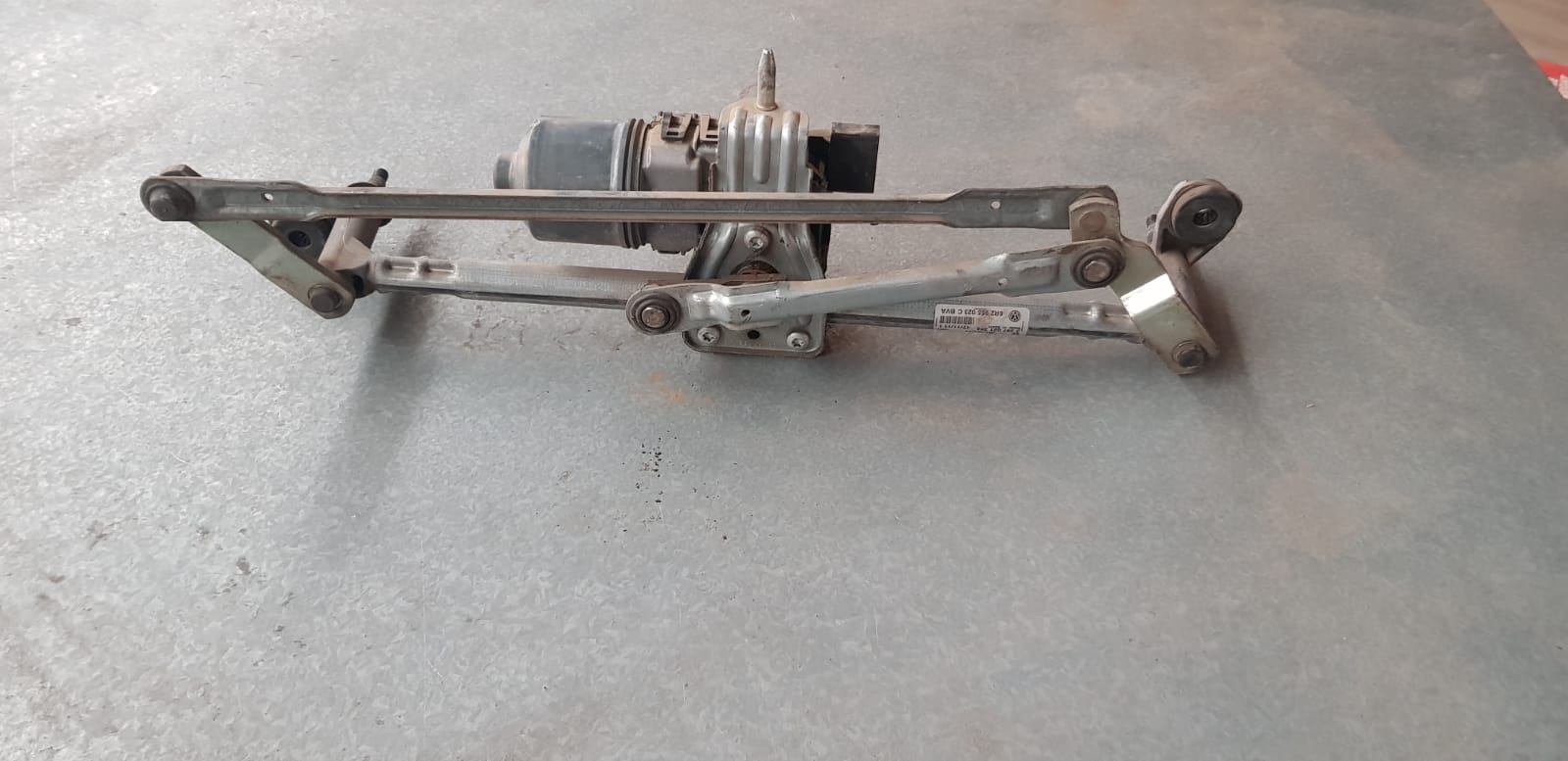 VW Polo 6 TSI, Vivo - Windscreen Wiper Motor with Link - I Auto Spares