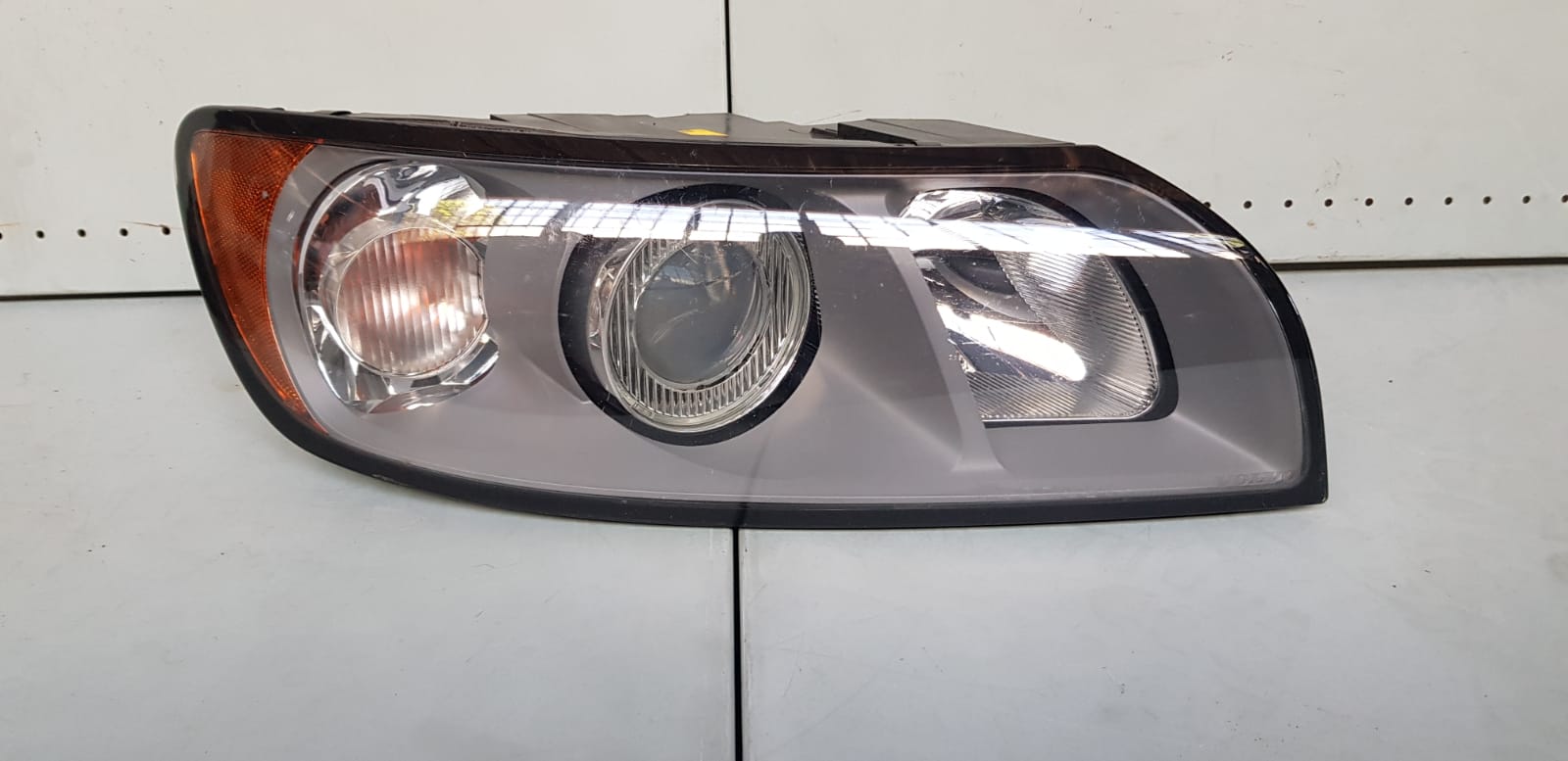 Volvo S40 v50 2004- Right Headlight - I Auto Spares