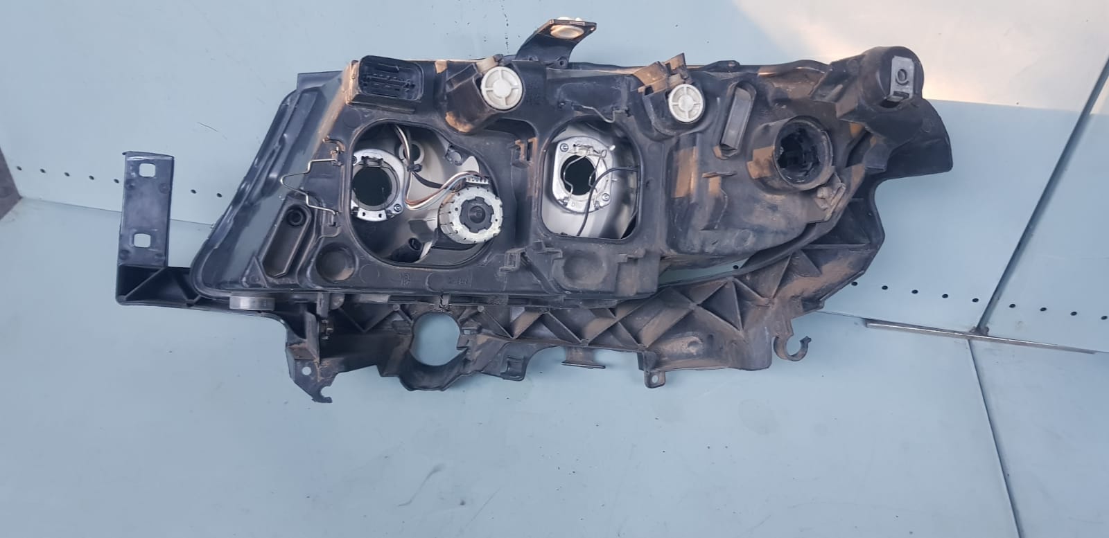 BMW E90 Preface 2007- Right hand side Headlight non xenon - I Auto Spares