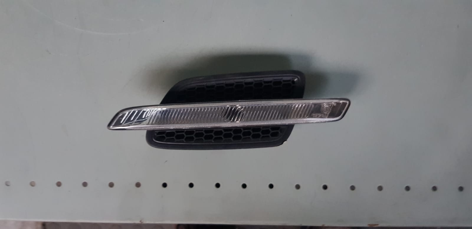 Pontiac G8 2009 / Commodore VE 2006 - Right Side Fender Indicator | I Auto Spares