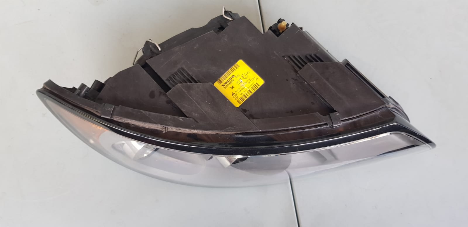 Volvo S40 v50 2004- Right Headlight - I Auto Spares