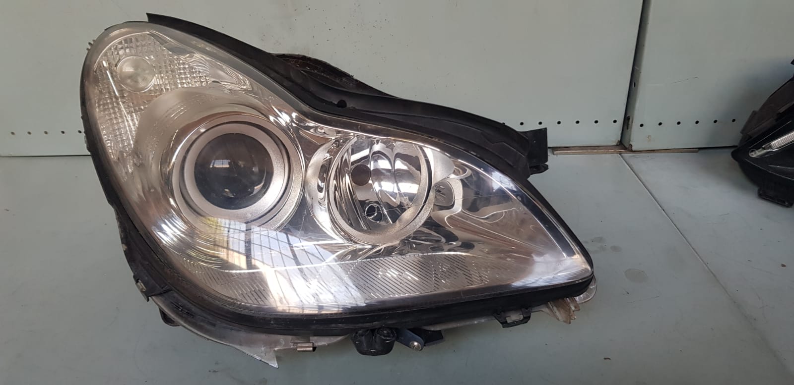 Mercedes Benz CLX 350 W219 2006- Right Side Headlight - I Auto Spares