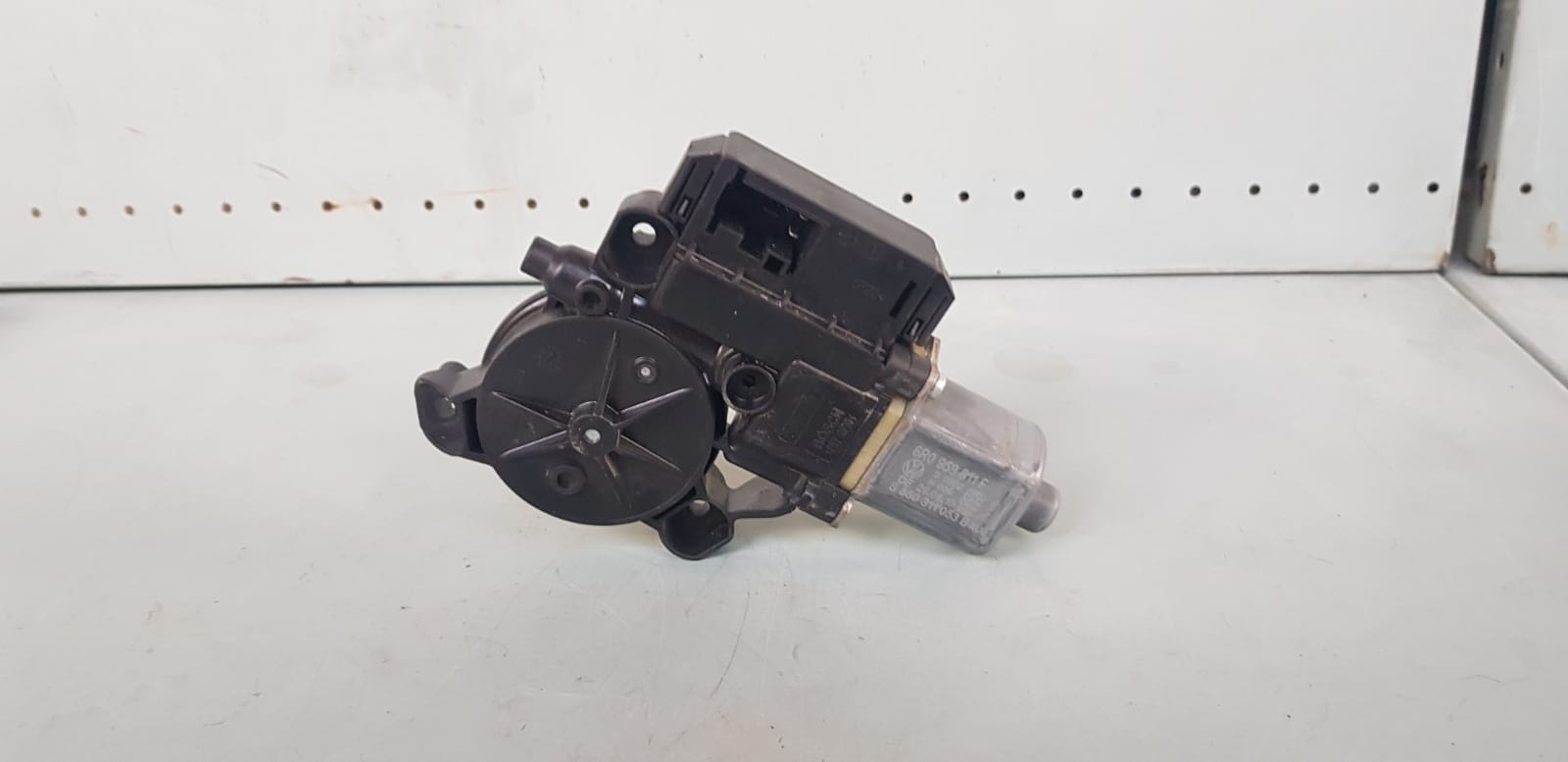 VW Polo Tsi, Vivo, Tranporter - Right Front Window Regulator Motor | I Auto Spares