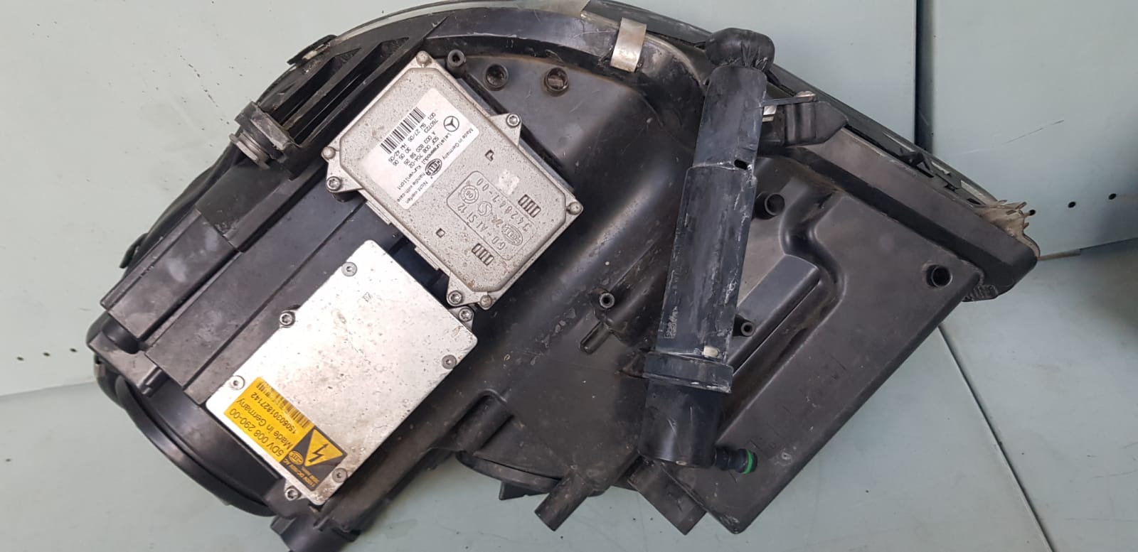 Mercedes Benz CLX 350 W219 2006- Right Side Headlight - I Auto Spares
