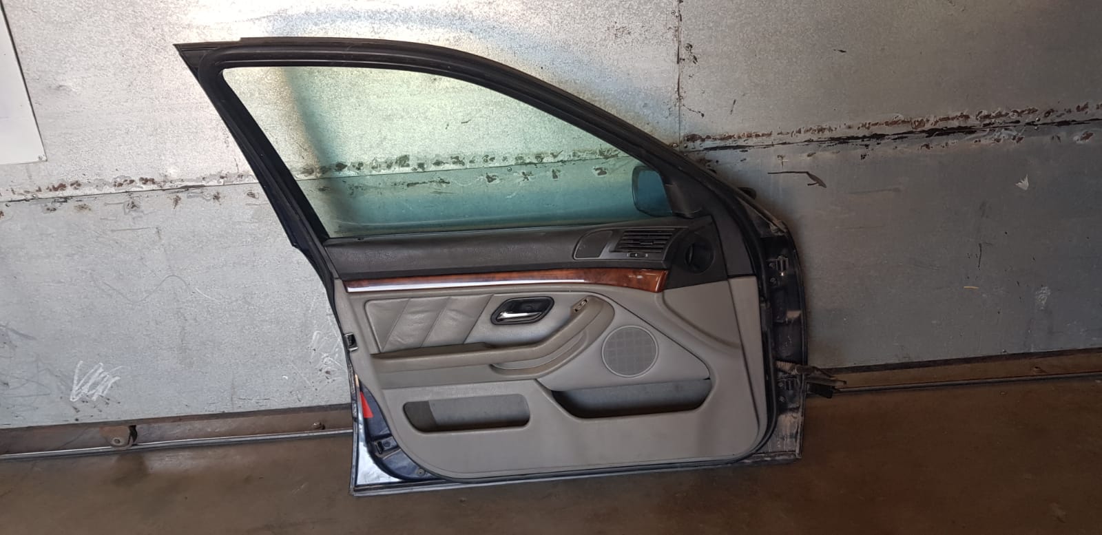 BMW E39 530i M Sport 1995- Left Front Door - I Auto Spares