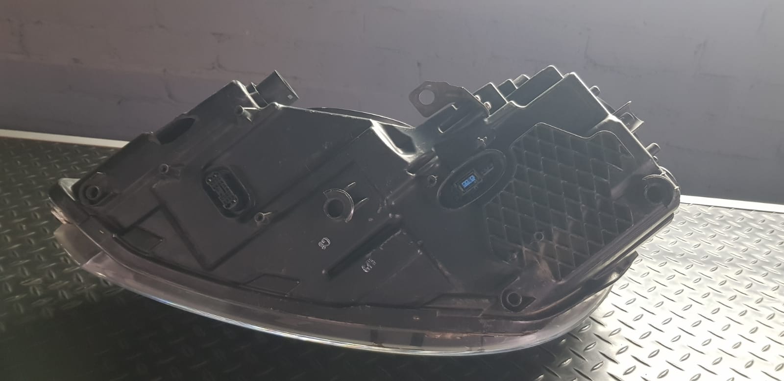 VW Golf 6 2008 - Bi Xenon Right Side Headlight - I Auto Spares